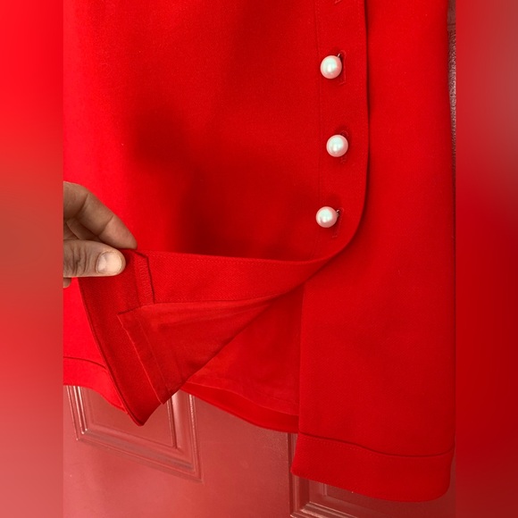 Ann Taylor dressy mini skirt in red with Pearl buttons - Picture 2 of 4